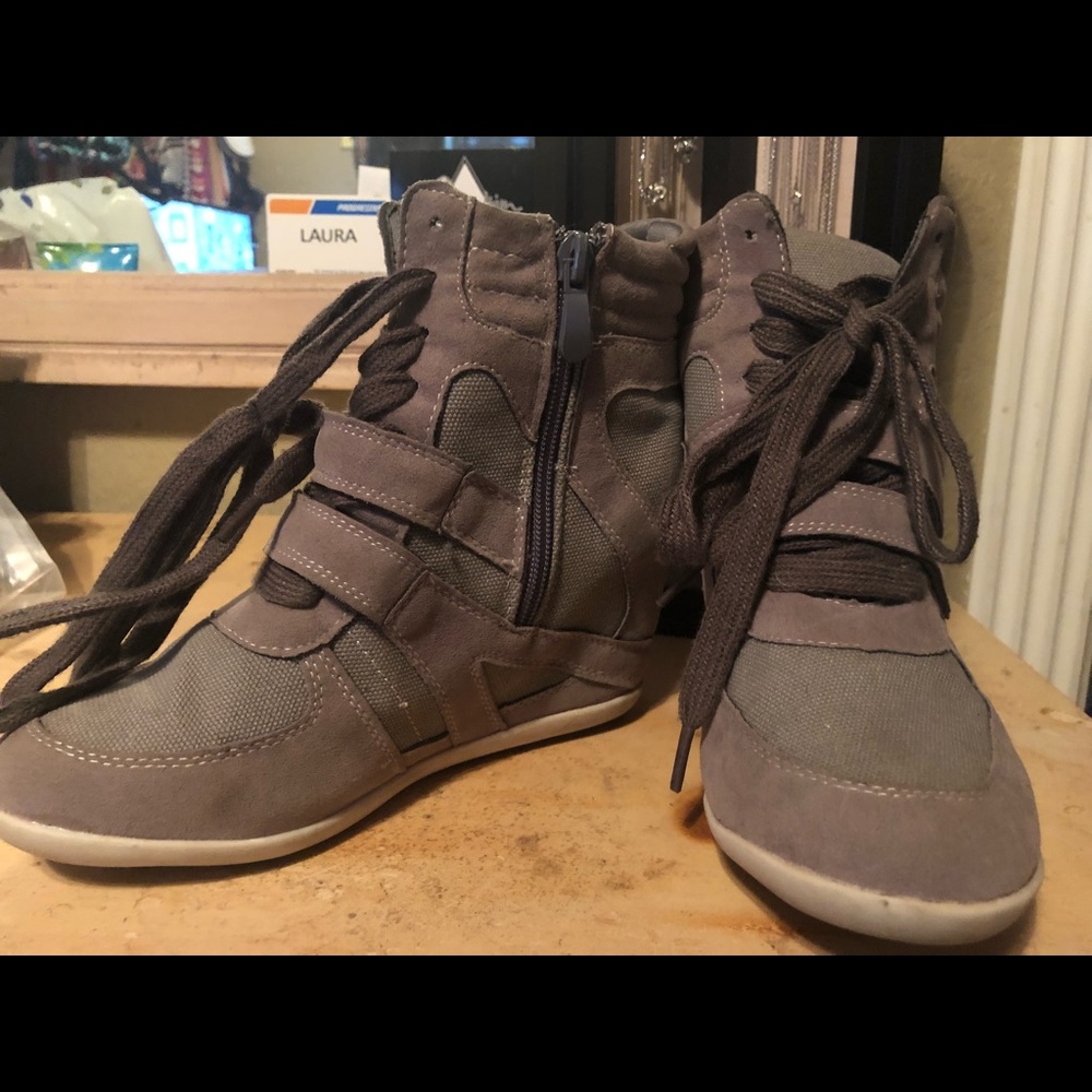 Gray Sneaker Wedge - Picture 3 of 3